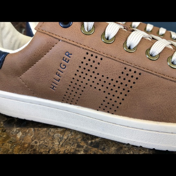 Tommy Hilfiger Men's Lutwin Sneakers - Picture 12 of 16